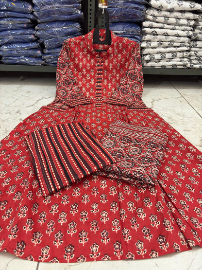 Cotton Pinteks Work Kurti Set with Printed Malmal Dupatta