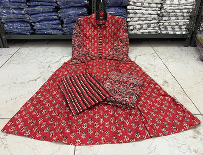 Cotton Pinteks Work Kurti Set with Printed Malmal Dupatta