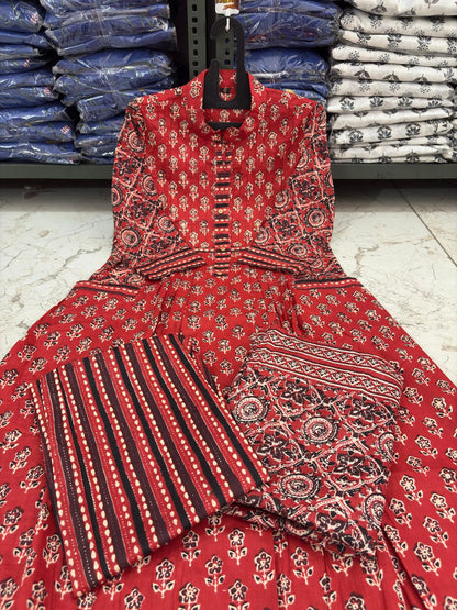 Cotton Pinteks Work Kurti Set with Printed Malmal Dupatta