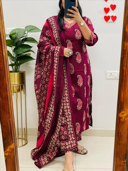 Cotton Printed Kurti Pant Set with Mulmul Dupatta