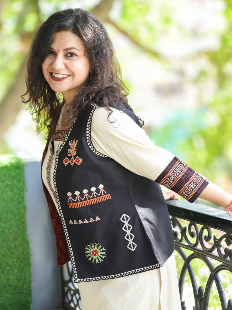Cream Kurti Pant & Black Embroidered Cotton Jacket | 3-Piece Set