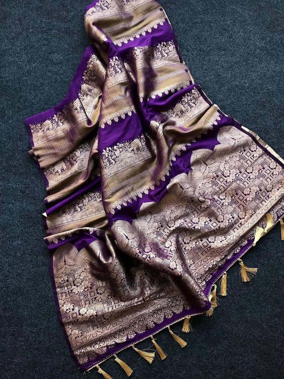 Crepe Silk Weaving Paithani Saree with Golden Zari Border & Woven Pallu