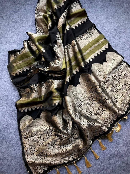 Crepe Silk Weaving Paithani Saree with Golden Zari Border & Woven Pallu