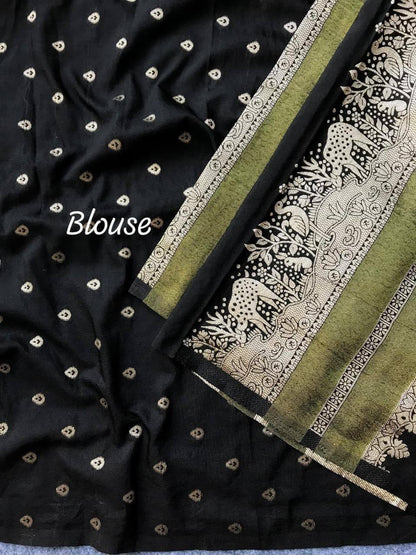 Crepe Silk Weaving Paithani Saree with Golden Zari Border & Woven Pallu