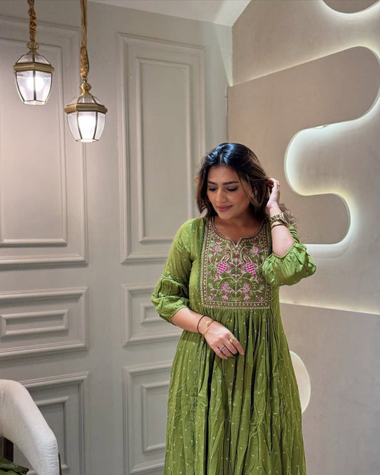 Flared Anarkali Kurta Set with Cotton Pant & Malmal Dupatta – Embroidered