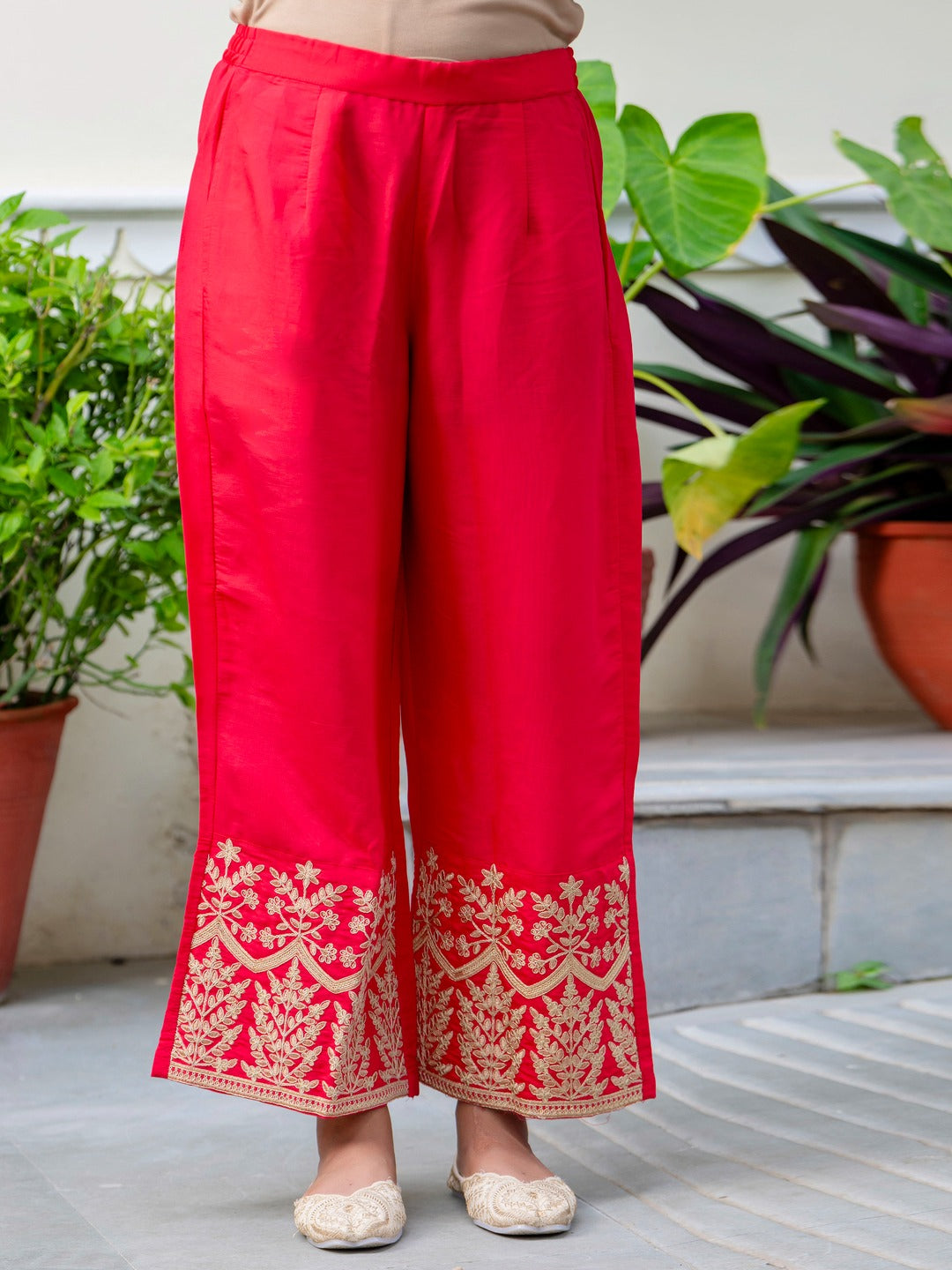 Floral Thread Embroidered Silk Blend Kurta Pant Dupatta Suit Set