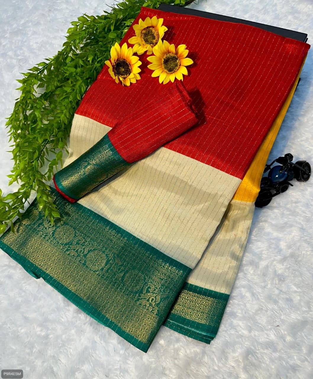 Flower Dola Silk Saree with Jacquard Border & Running Blouse