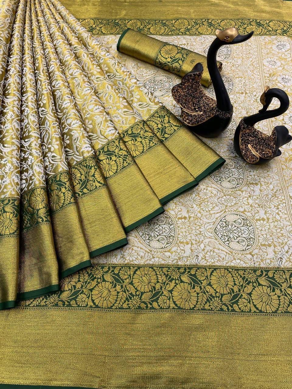 Handloom Kanjivaram Silk Saree with Mina Weaving, Contrast Border & Gold Zari Pallu