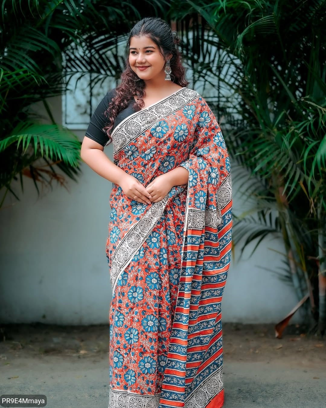 Linen Digital Print Saree with Running Printed Blouse – 6.30 M