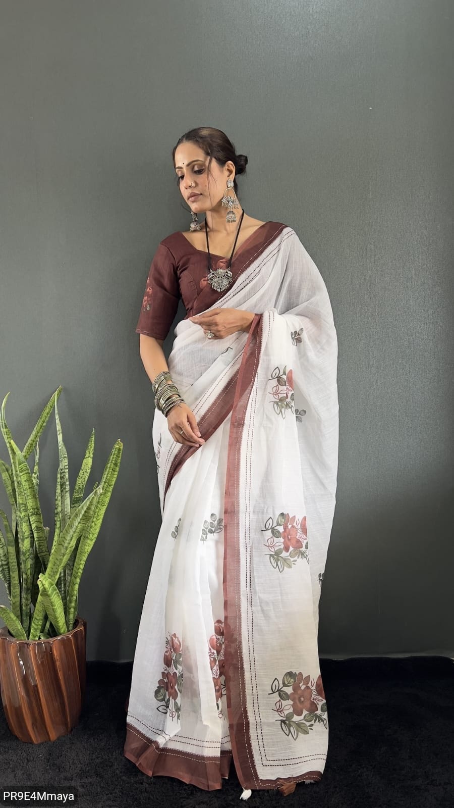 Linen Digital Print Saree with Running Printed Blouse – 6.30 M