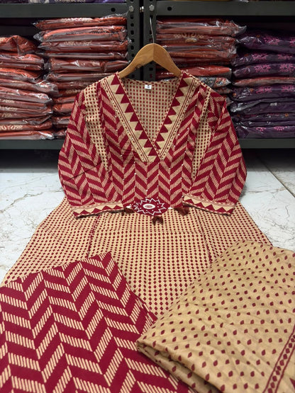 Maroon Chevron Print Cotton Suit Set with Malmal Dupatta – 3 Piece Set
