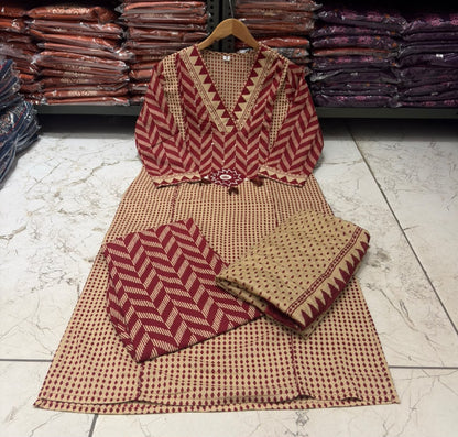 Maroon Chevron Print Cotton Suit Set with Malmal Dupatta – 3 Piece Set