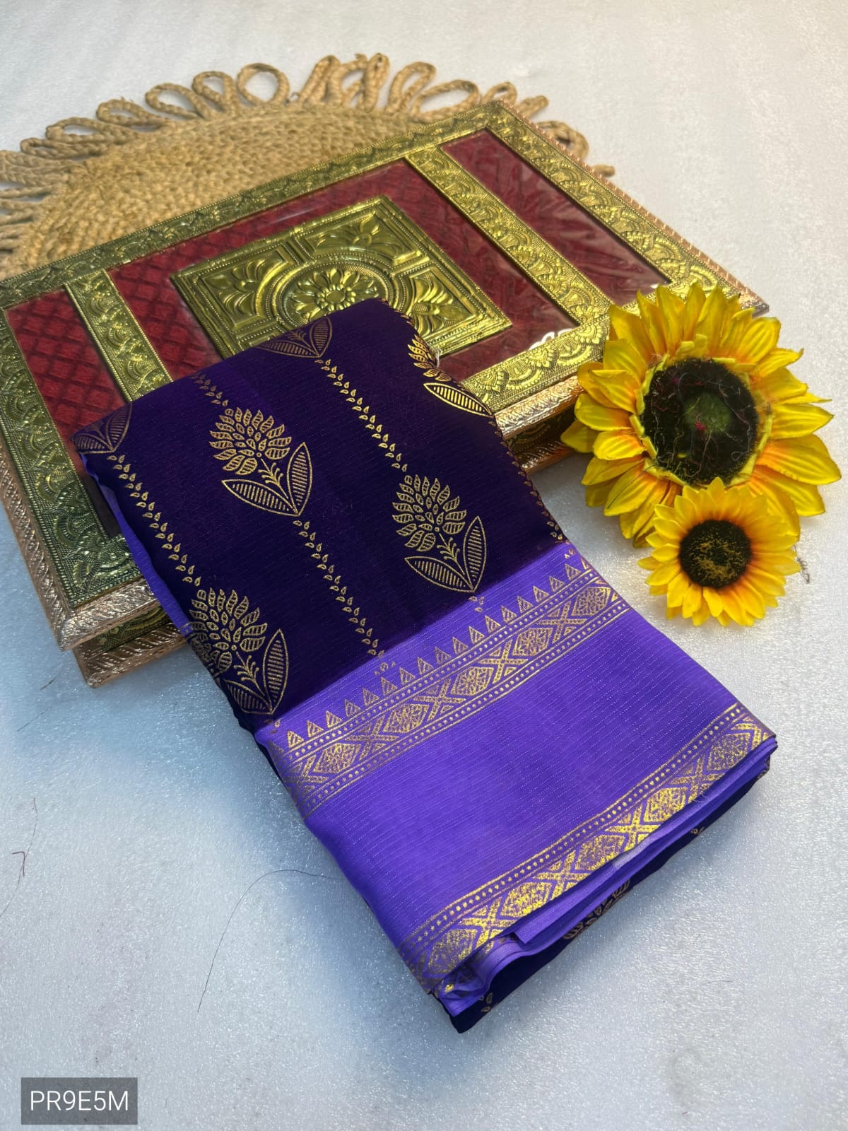 Marshmallow Fabric Foil Design Saree with Zari Weaving Border & Blouse Piece