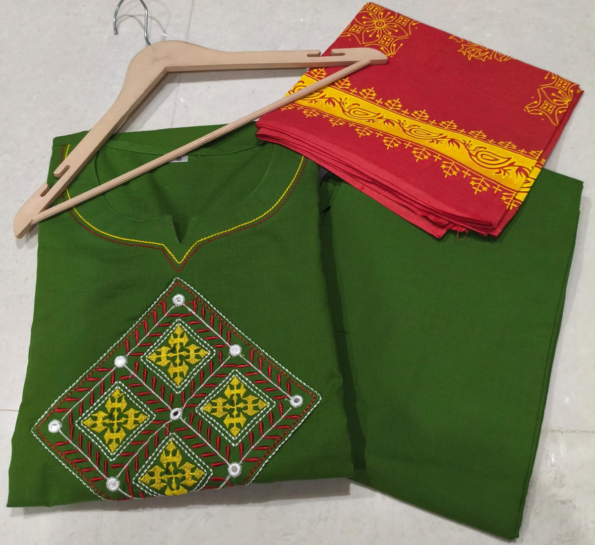 Mehandi Green Cotton Kurta Pant Dupatta Set with Embroidery