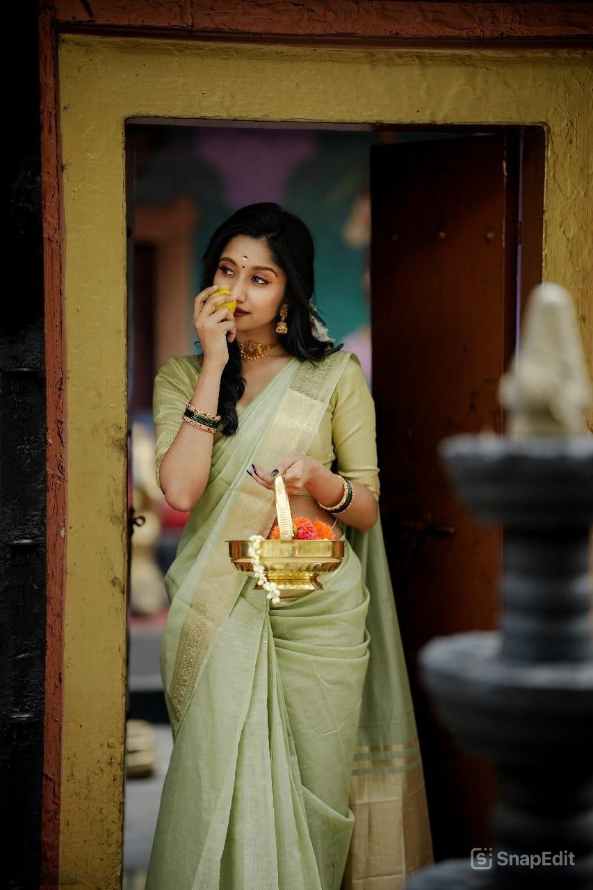 Onam Festival Special Cotton Saree with Zari Checks & Lagadi Pallu – Traditional Kerala Saree with Zari Border & Weaving Blouse