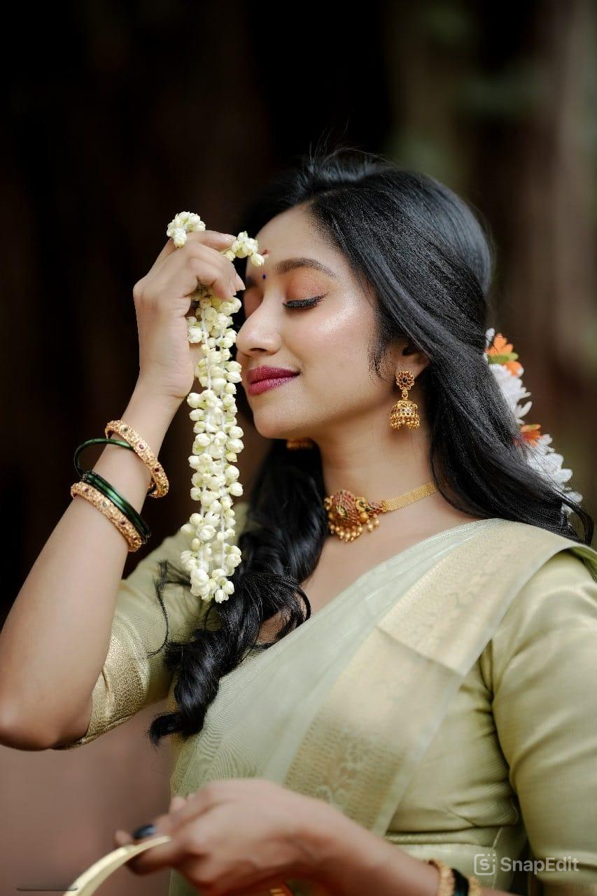 Onam Festival Special Cotton Saree with Zari Checks & Lagadi Pallu – Traditional Kerala Saree with Zari Border & Weaving Blouse