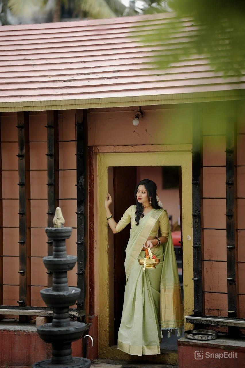 Onam Festival Special Cotton Saree with Zari Checks & Lagadi Pallu – Traditional Kerala Saree with Zari Border & Weaving Blouse