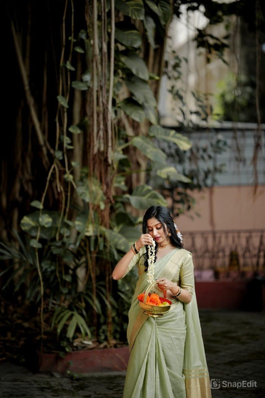 Onam Festival Special Cotton Saree with Zari Checks & Lagadi Pallu – Traditional Kerala Saree with Zari Border & Weaving Blouse