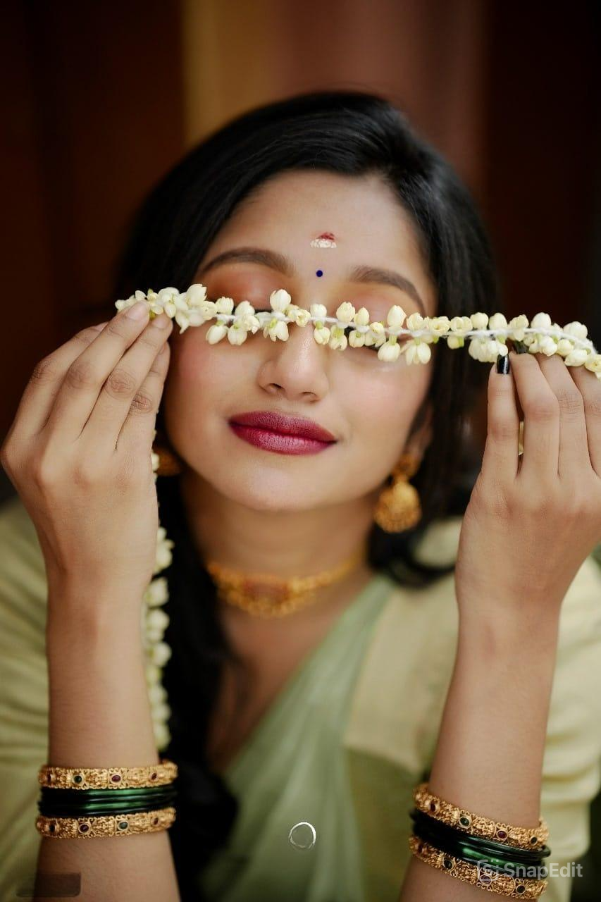 Onam Festival Special Cotton Saree with Zari Checks & Lagadi Pallu – Traditional Kerala Saree with Zari Border & Weaving Blouse