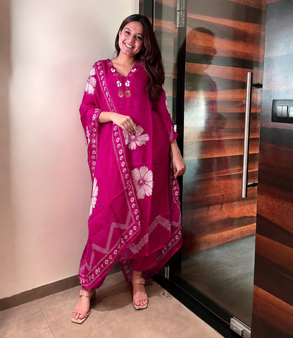 Pink Floral Print Cotton Kurti Pant Set with Malmal Dupatta