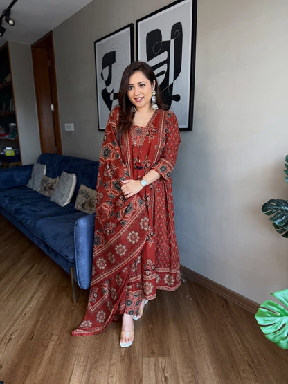 Red Floral Print A-Line Cotton Kurta Pant with Dupatta Set