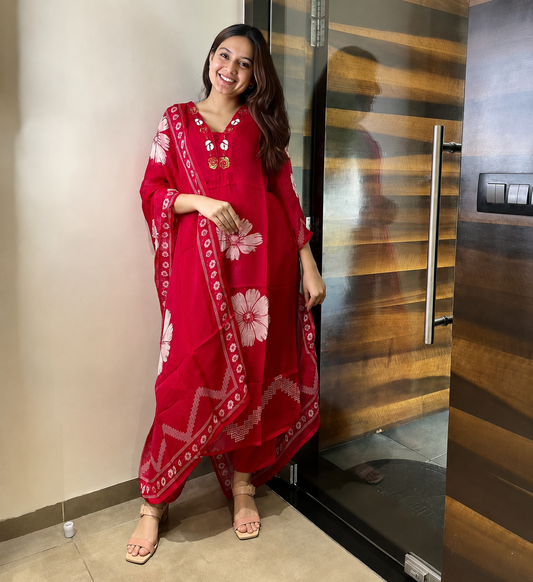 Red Floral Print Cotton Kurti Pant Set with Malmal Dupatta