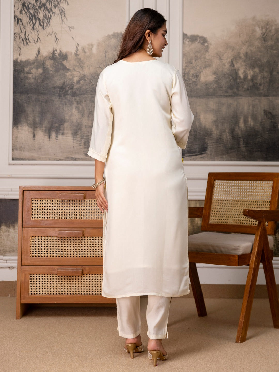 Roman Silk Embroidered Straight Kurta Pant Dupatta Set – 3 Piece