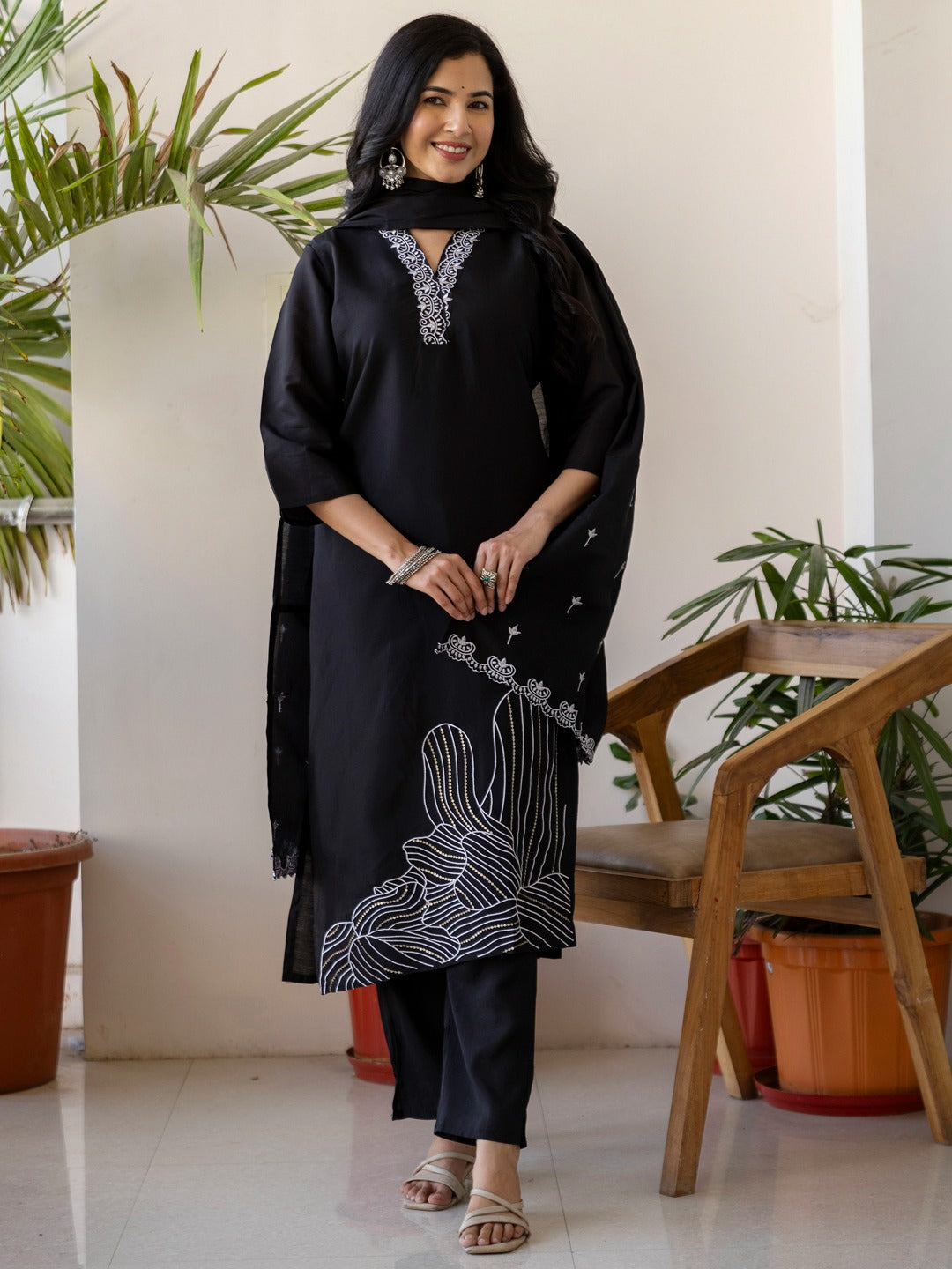 Roman Silk Embroidery Straight Kurta Pant with Muslin Dupatta | 3-Piece Suit Set