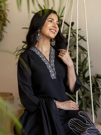 Roman Silk Embroidery Straight Kurta Pant with Muslin Dupatta | 3-Piece Suit Set