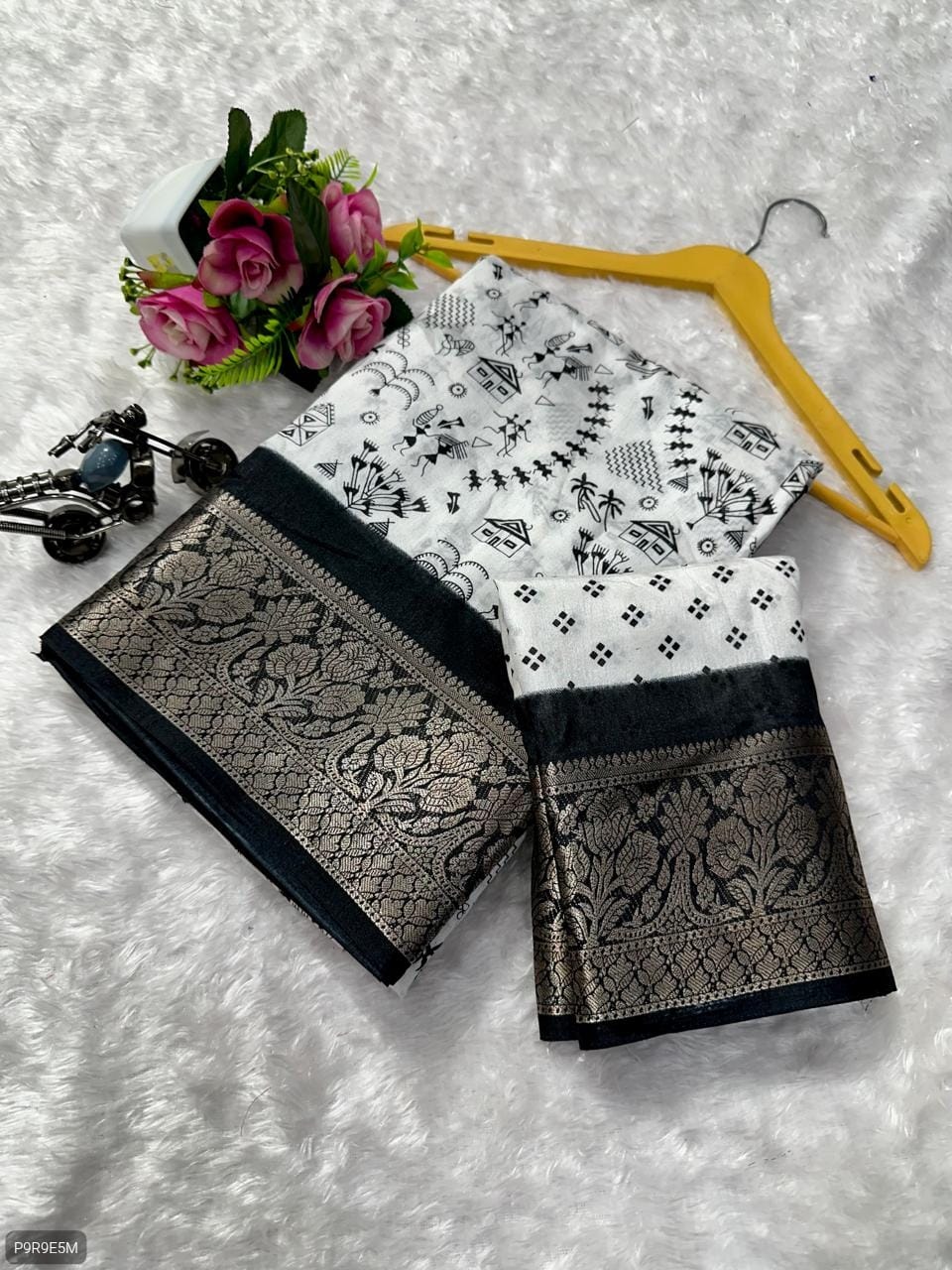 Semi Dola Bhadni Saree with Weaving Border