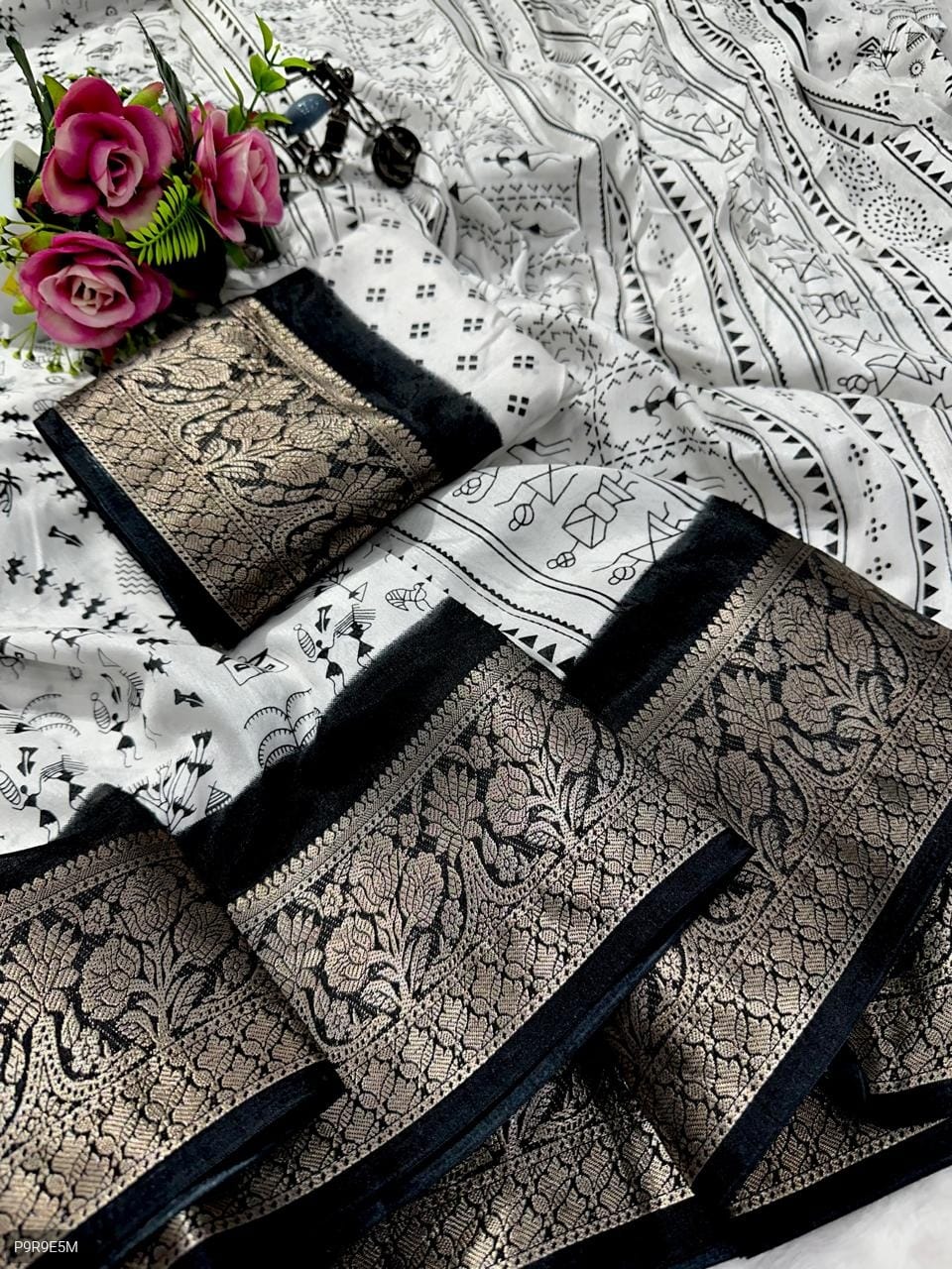 Semi Dola Bhadni Saree with Weaving Border