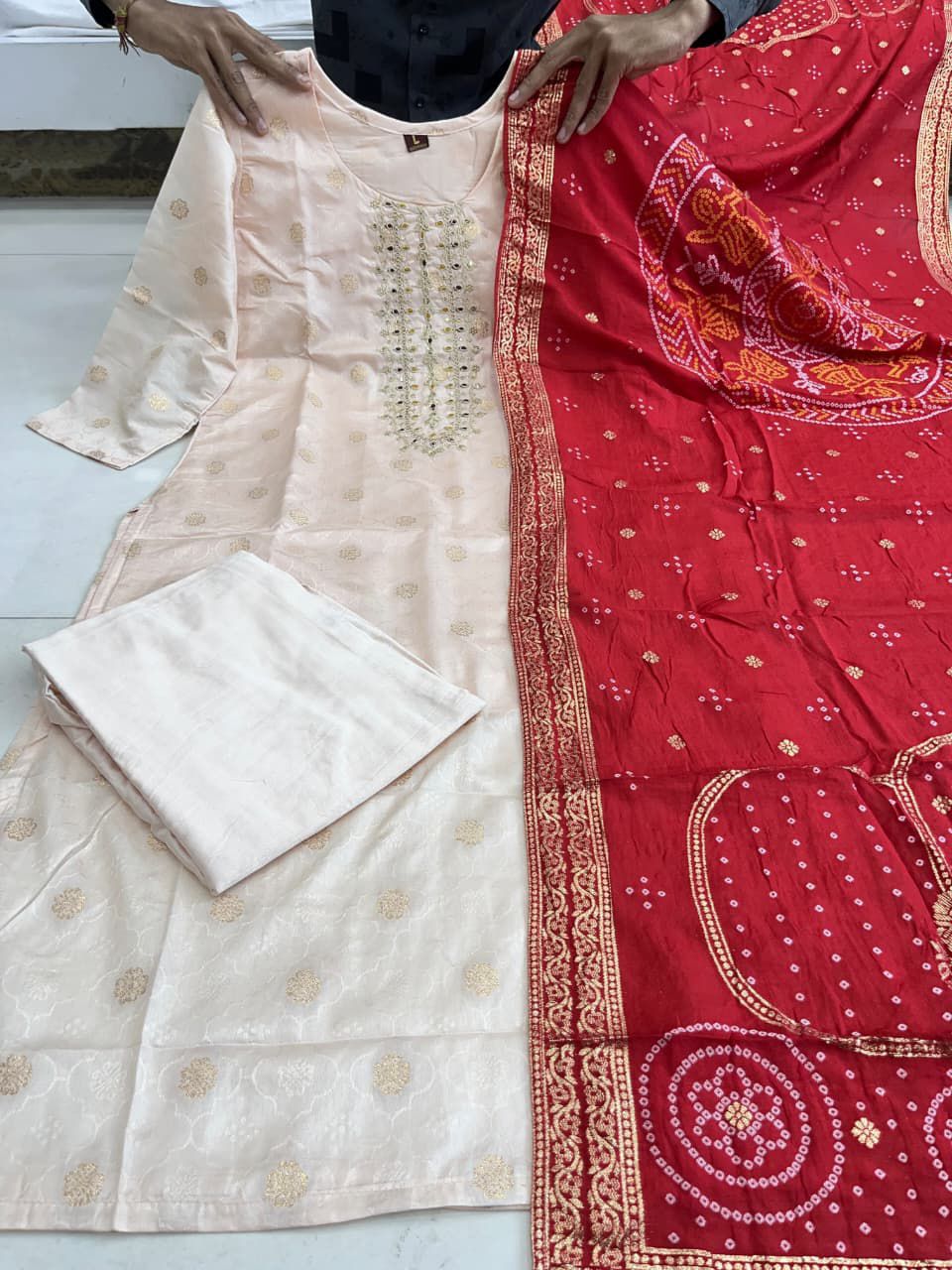 Silk Jacquard Weaving Kurti Pant Dupatta Set with Embroidered Neck