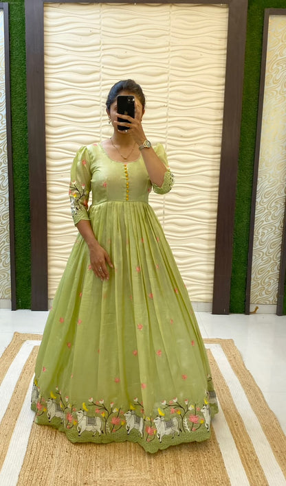 Soft Crush Gown with Pichwai Embroidery & Arco Border – Fully Stitched