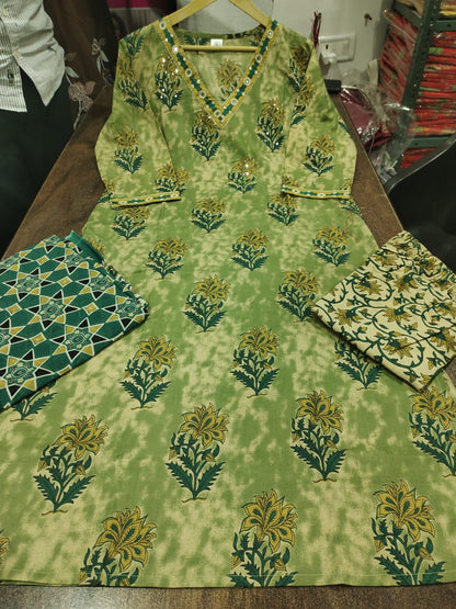 V Neck Azrak Floral Print Cotton Suit Set with Kurti, Pant & Dupatta