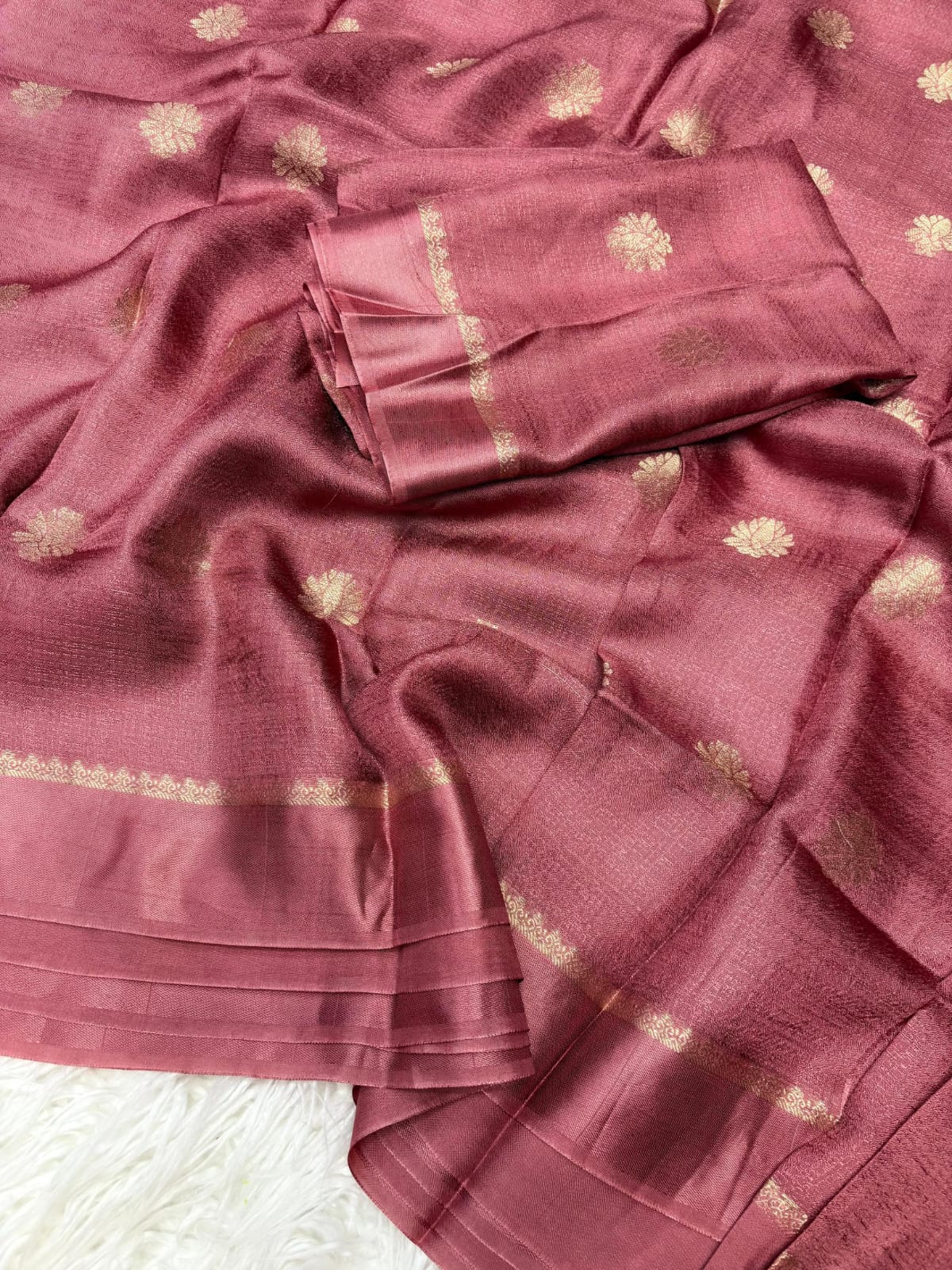 Viscose Silk Saree with Satin Border & Jacquard Leaf Design