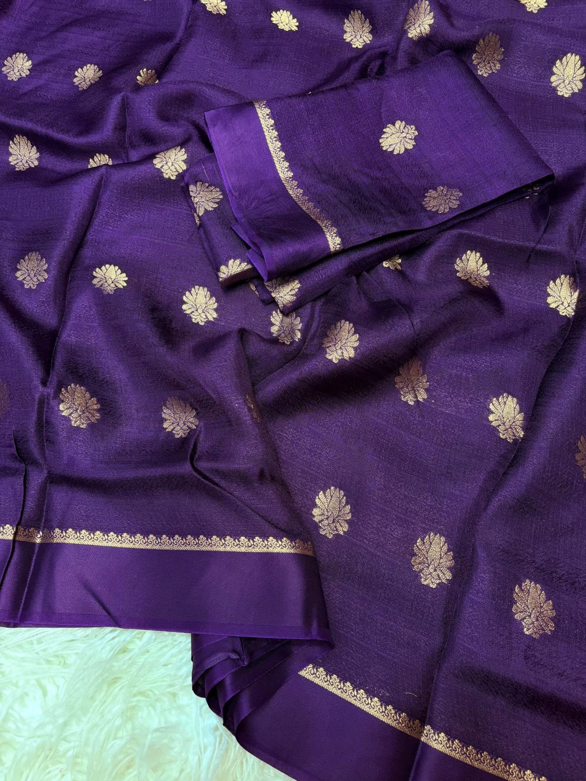 Viscose Silk Saree with Satin Border & Jacquard Leaf Design