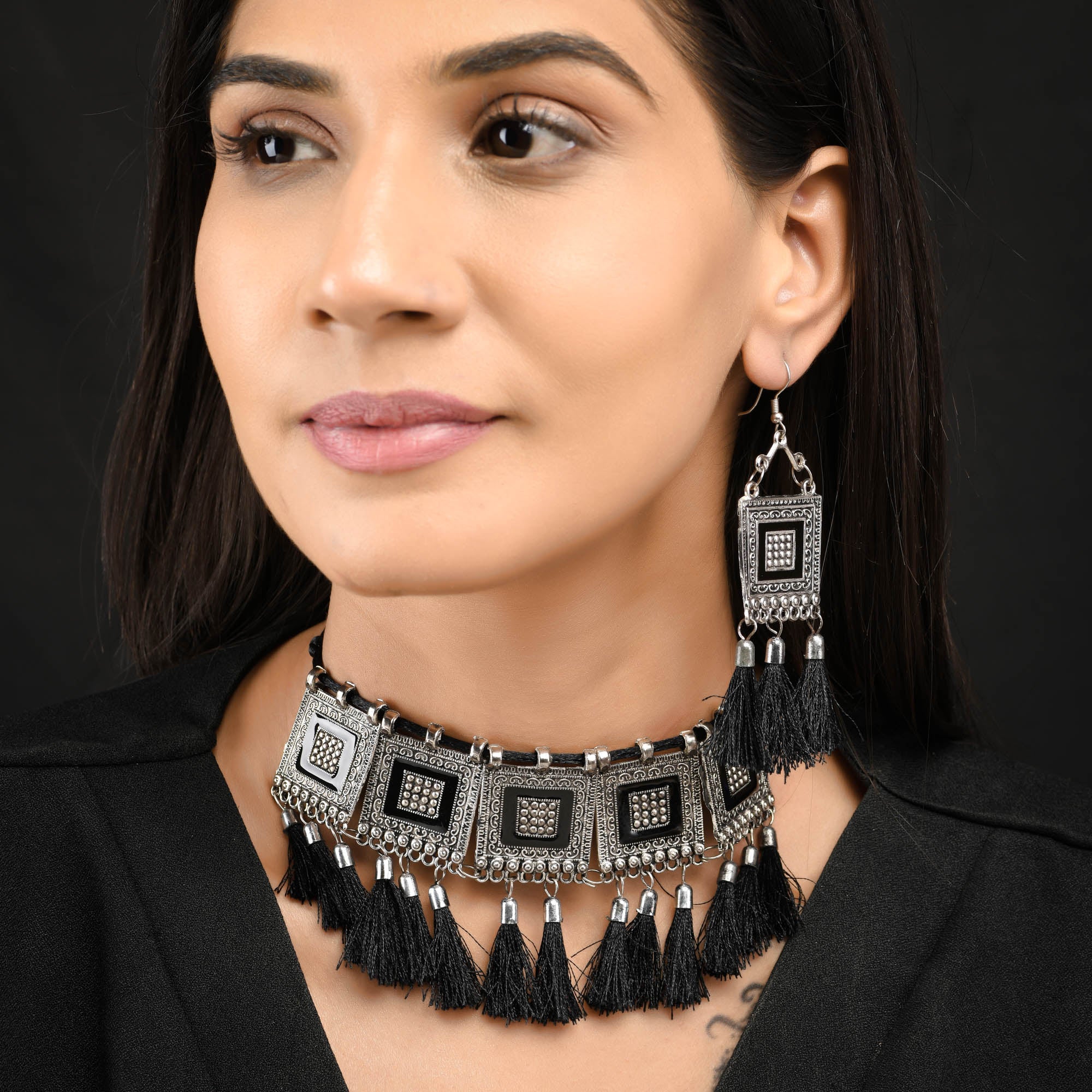 Black Red Combination Neckpiece With Earrings Set